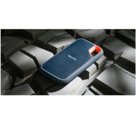 Slika izdelka: Prenosni disk SSD 2TB USB 3.2 Sandisk Extreme Portable V2 1050/1000MB/s  - (SDSSDE61-2T00-G25)